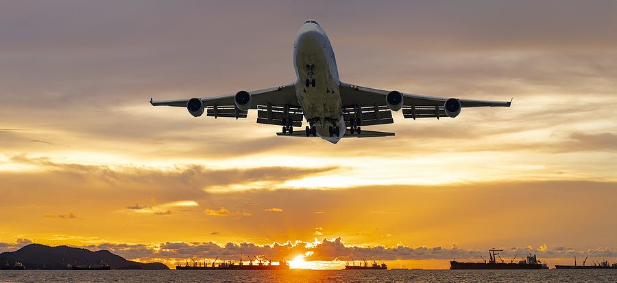了解空运和海运的国际运输成本